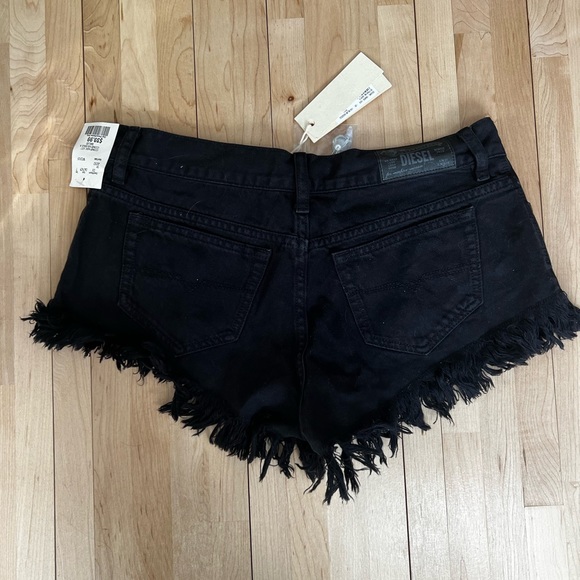 Diesel shorts. Never worn. Size 28 - Picture 2 of 2